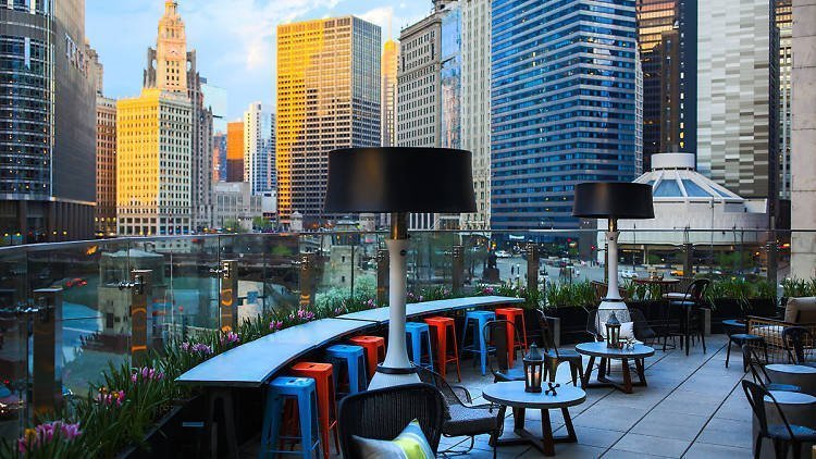 أفضل الحانات على أسطح شيكاغو المكشوفة