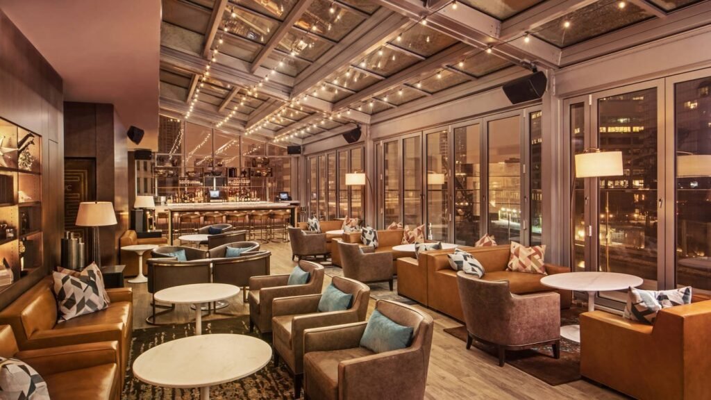 رد فعل سكان شيكاغو لعودة فتح المطاعم