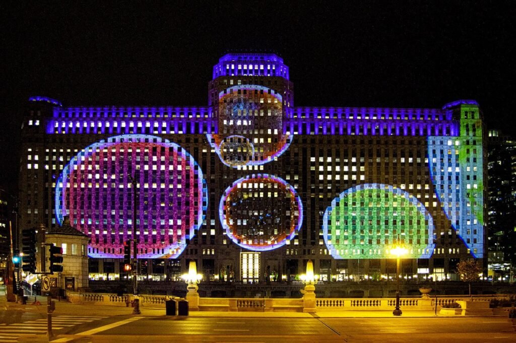 عودة عروض فيديو «Art on the Mart» العملاقة المذهلة