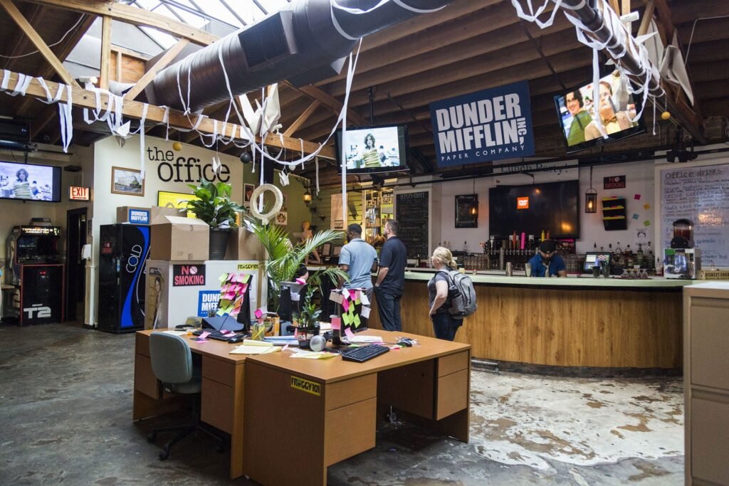 لعشاق «The Office»: ستستطيع زيارة مكتب داندر ميفلين في ريبلاي لينكولن بارك