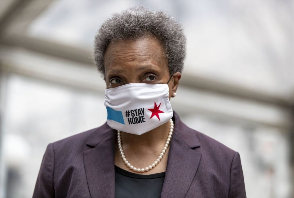 تحديثات جديدة بشأن ارتداء القناع في شيكاغو للمقيمين الذين تم تطعيمهم بالكامل