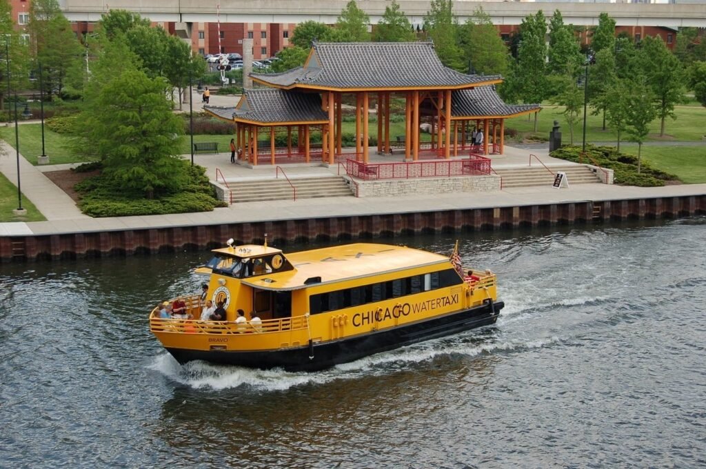 تكسي شيكاغو المائي يعاود رحلاته هذا الشهر