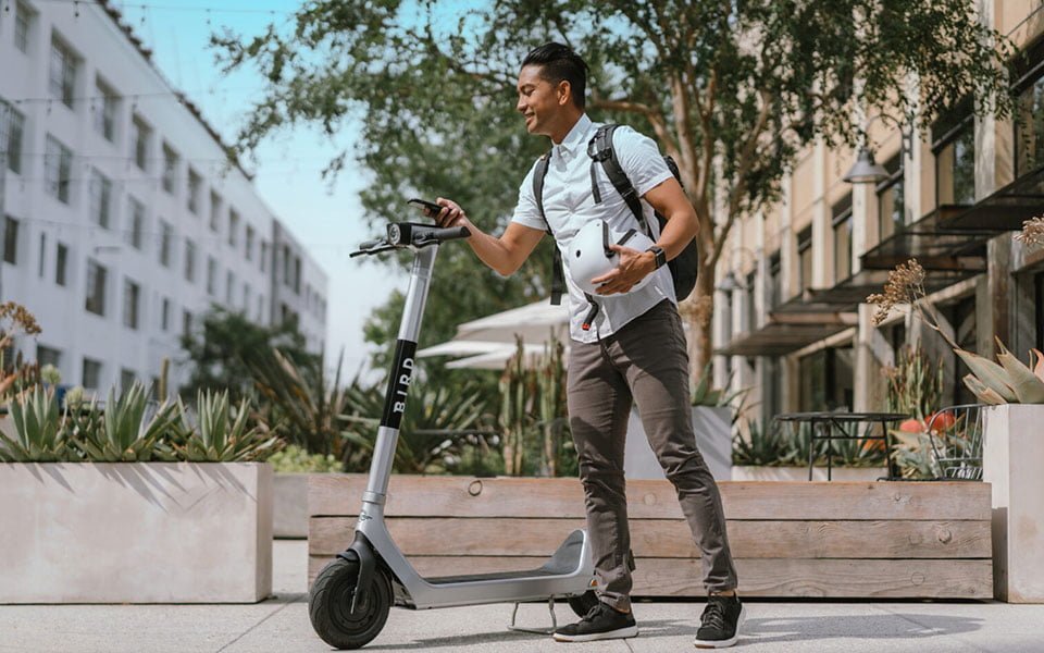 السكوتر يعود إلى شوارع شيكاغو