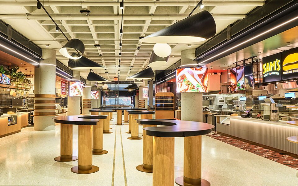 صالة بيع طعام شاملة تم افتتاحها من قبل "هدسون ياردز" (Hudson Yards)