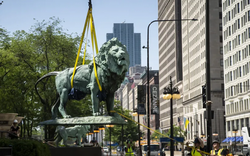 أسود شيكاغو يغادرون مواقعهم لفترة مؤقتة