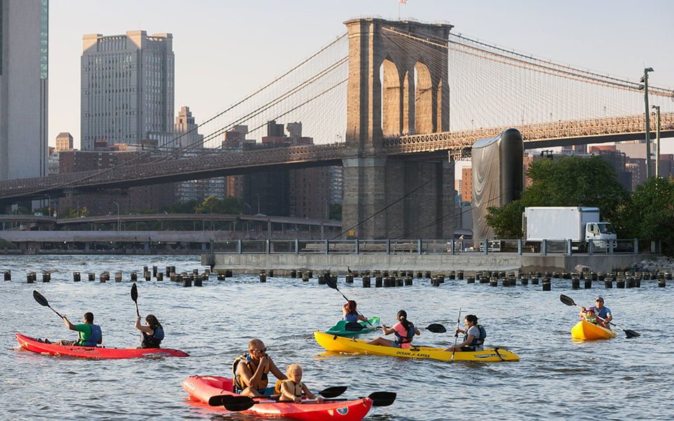 أهلًا خريف نيويورك 2022: اخترنا لك 4 أشياء مميزة