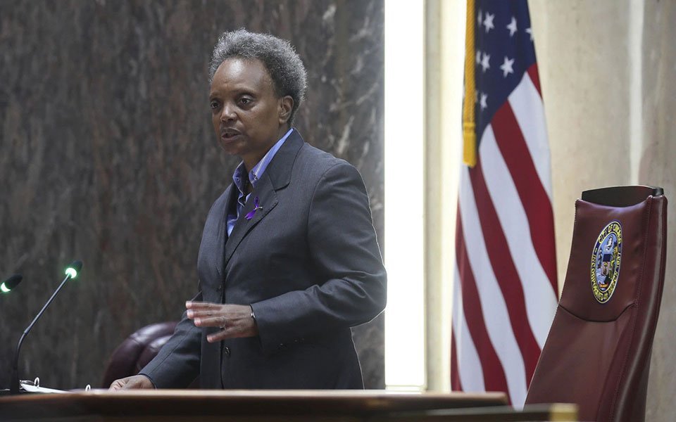 العمدة "لايتفوت" تصدر قراراً يدعم وسائل الاعلام المجتمعية