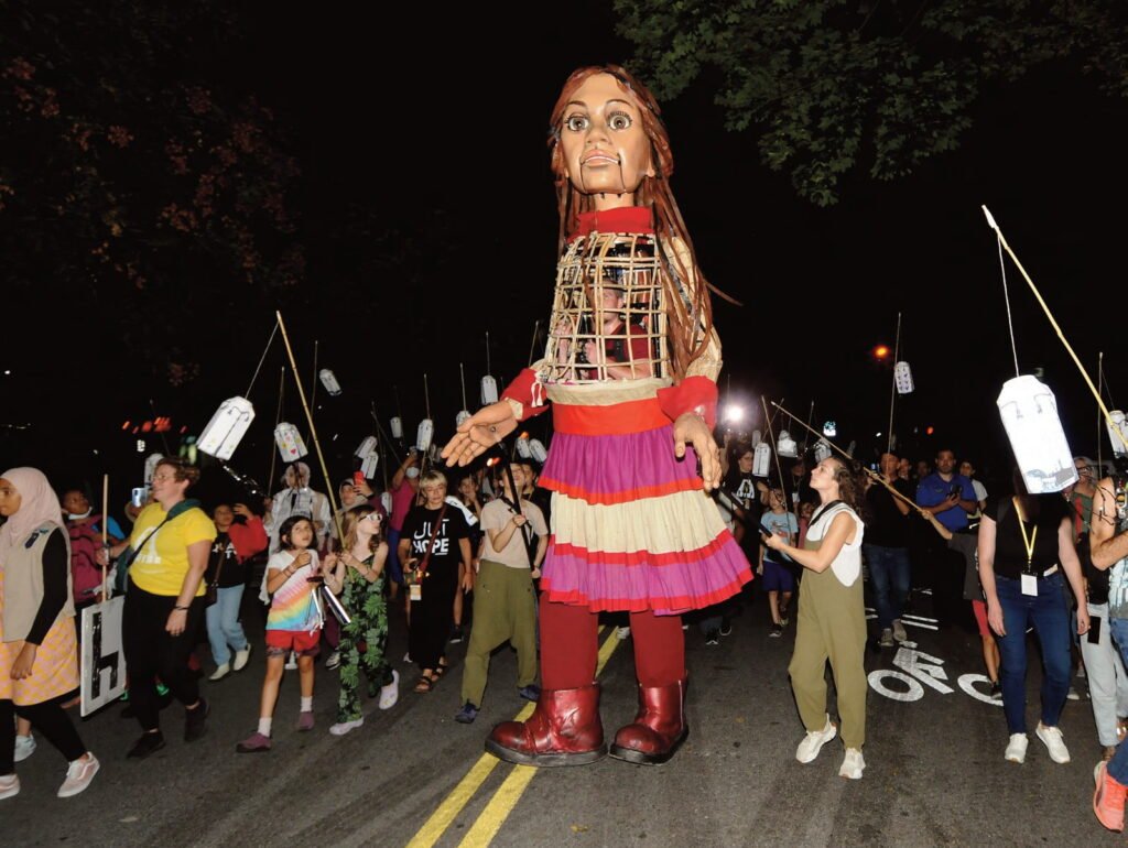 "أمل" تخلد للنوم تحت ضوء القمر