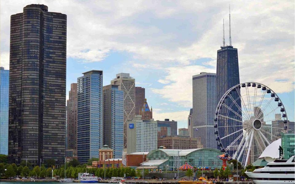 “نيفي بيير" (Navy Pier)